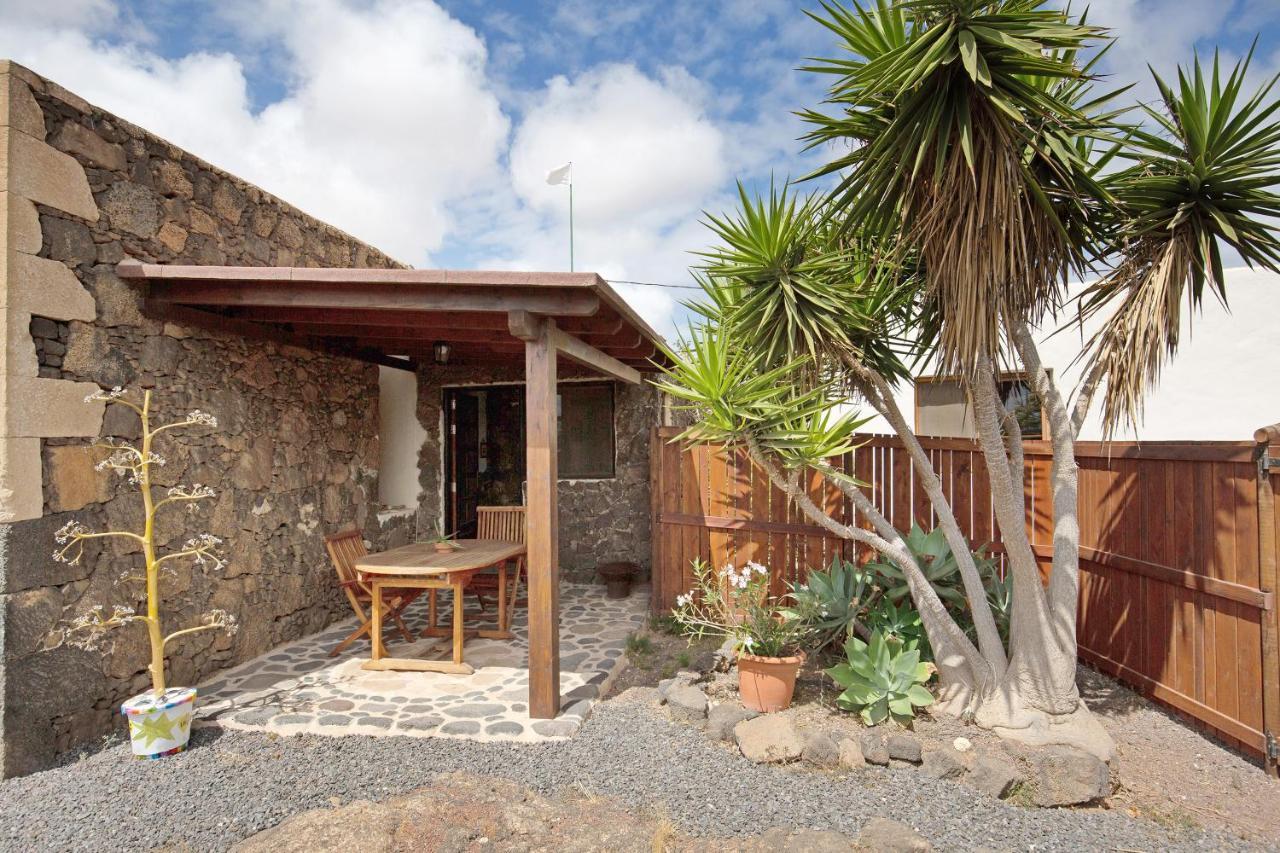 Yukalele Villa Lajares Luaran gambar